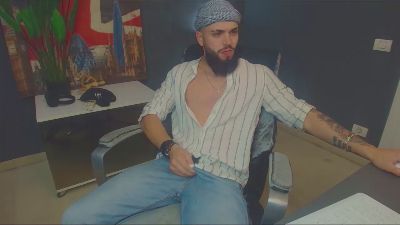 OscarWills — вебкам-модель онлайн на cam4