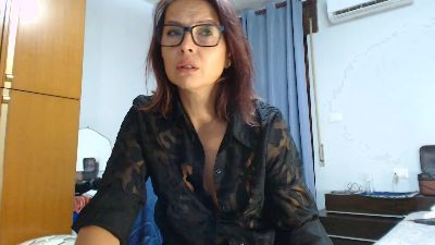 smeralda33_ — вебкам-модель онлайн на cam4
