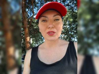 DIVo_0RA — вебкам-модель онлайн на bongacams