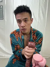 XiaoLin-01 — вебкам-модель онлайн на stripchat