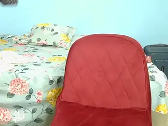 Yours-zara — Stripchat stream photo (Aug 2026)