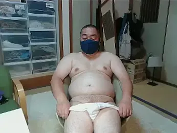 xe3pss — вебкам-модель онлайн на stripchat