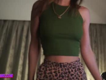 plump_bums — вебкам-модель онлайн на chaturbate