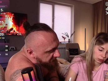 NIKI7377 — вебкам-модель онлайн на bongacams