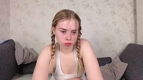 sofiaa_here — вебкам-модель онлайн на stripchat
