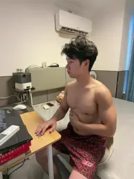 SYT_SGe — вебкам-модель онлайн на stripchat