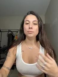 Carolini09 — вебкам-модель онлайн на stripchat