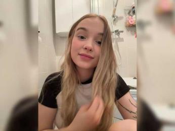 MimiMila — вебкам-модель онлайн на bongacams