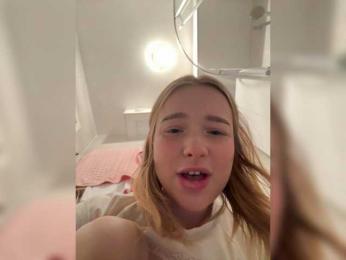 MimiMila — вебкам-модель онлайн на bongacams