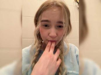 MimiMila — вебкам-модель онлайн на bongacams