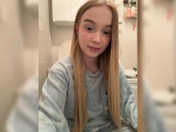 MimiMila — вебкам-модель онлайн на bongacams