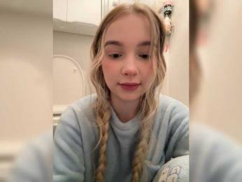 MimiMila — вебкам-модель онлайн на bongacams