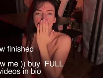 alexa_alex_liepa — вебкам-модель онлайн на chaturbate