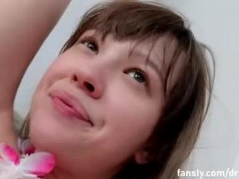 _demi_dee_ — вебкам-модель онлайн на chaturbate