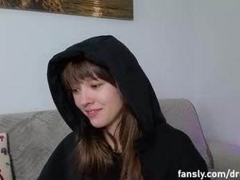 _demi_dee_ — вебкам-модель онлайн на chaturbate