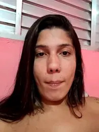 nessaflors2 — вебкам-модель онлайн на stripchat