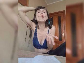 Hellenalonenochka — Bongacams stream photo (Apr 2026)