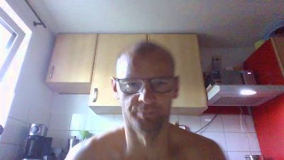 Aur85 — вебкам-модель онлайн на cam4