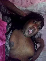 Hellentrans24 — Stripchat stream photo (Apr 2026)