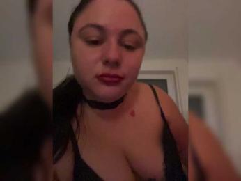 MakeUsCome — вебкам-модель онлайн на bongacams