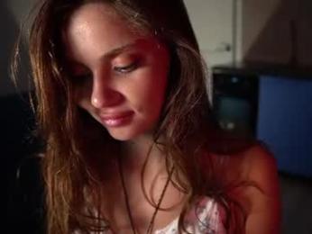 scarletmore — вебкам-модель онлайн на chaturbate