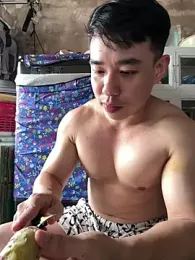 Ryandyan — вебкам-модель онлайн на stripchat