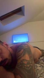 Yoquese233 — вебкам-модель онлайн на cam4