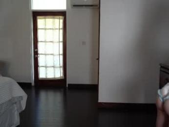 chloewildd — вебкам-модель онлайн на chaturbate