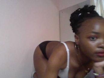 PrettyElle — Bongacams stream photo (Mar 2026)