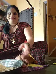 Rakhi99x — Stripchat stream photo (Aug 2025)