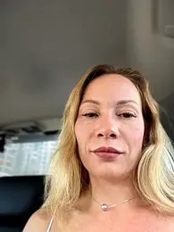 LavenderHot — вебкам-модель онлайн на stripchat