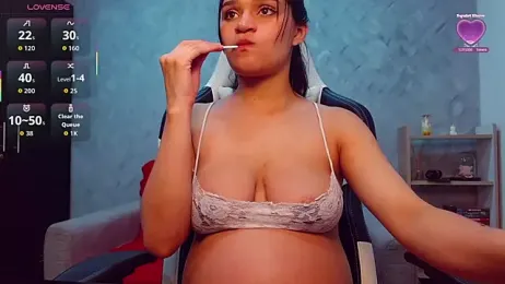 Roxxi_2110 — Stripchat stream photo (Oct 2025)