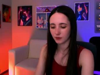 caroline_honeyy — вебкам-модель онлайн на chaturbate