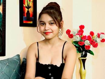 AdrianaReyez — Livejasmin stream photo (Apr 2025)