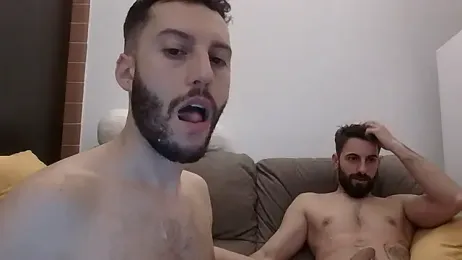 Amicisegreti — вебкам-модель онлайн на stripchat