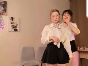 lornaelin — вебкам-модель онлайн на chaturbate