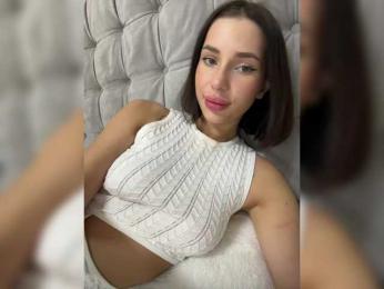 BabyDarii — вебкам-модель онлайн на bongacams
