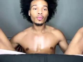 cumhere999 — вебкам-модель онлайн на chaturbate