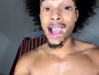 cumhere999 — вебкам-модель онлайн на chaturbate