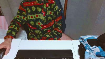 hucho40 — вебкам-модель онлайн на cam4