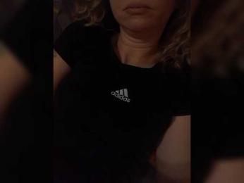 Lena-33 — Bongacams stream photo (Apr 2026)