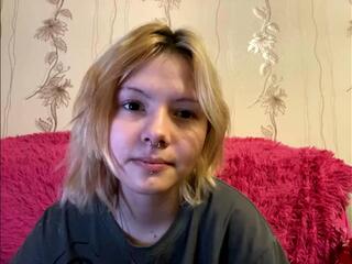 Rosaline Mynatt — вебкам-модель онлайн на flirt4free