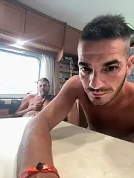 COPPIAGAYHOT — вебкам-модель онлайн на stripchat