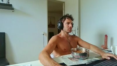 ALPHA_HUNK — Cam4 stream photo (Apr 2026)