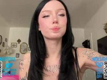 evelynforever — вебкам-модель онлайн на chaturbate