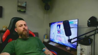 BarboneCE — вебкам-модель онлайн на cam4