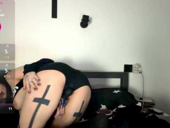 jennarocks — вебкам-модель онлайн на bongacams