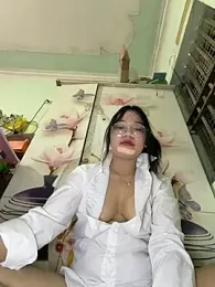 Emmiuuuu03 — вебкам-модель онлайн на stripchat