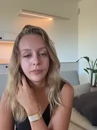 agatheeex — Stripchat stream photo (Aug 2026)