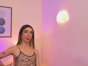 arivega — вебкам-модель онлайн на chaturbate